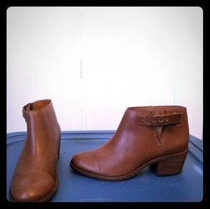 The Dakota cuttoff boot by Madewell
